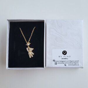 Dangling bear pendant/necklace